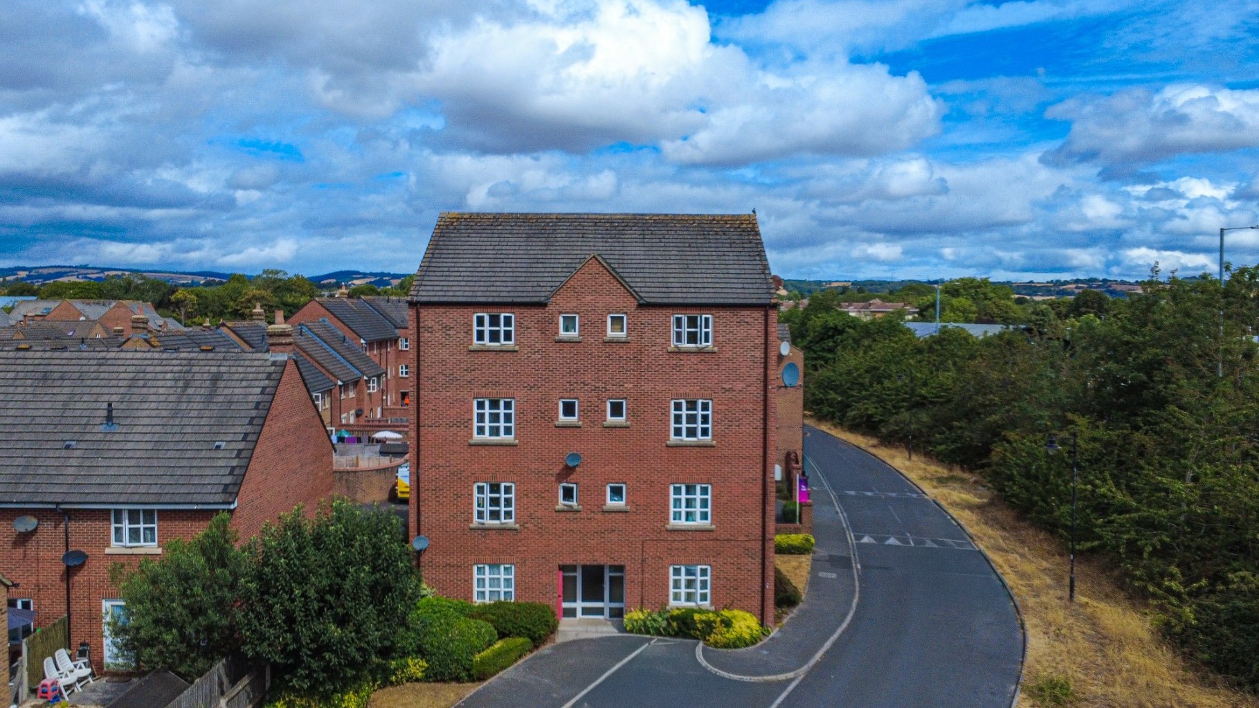 2 bedroom Apartment To Let