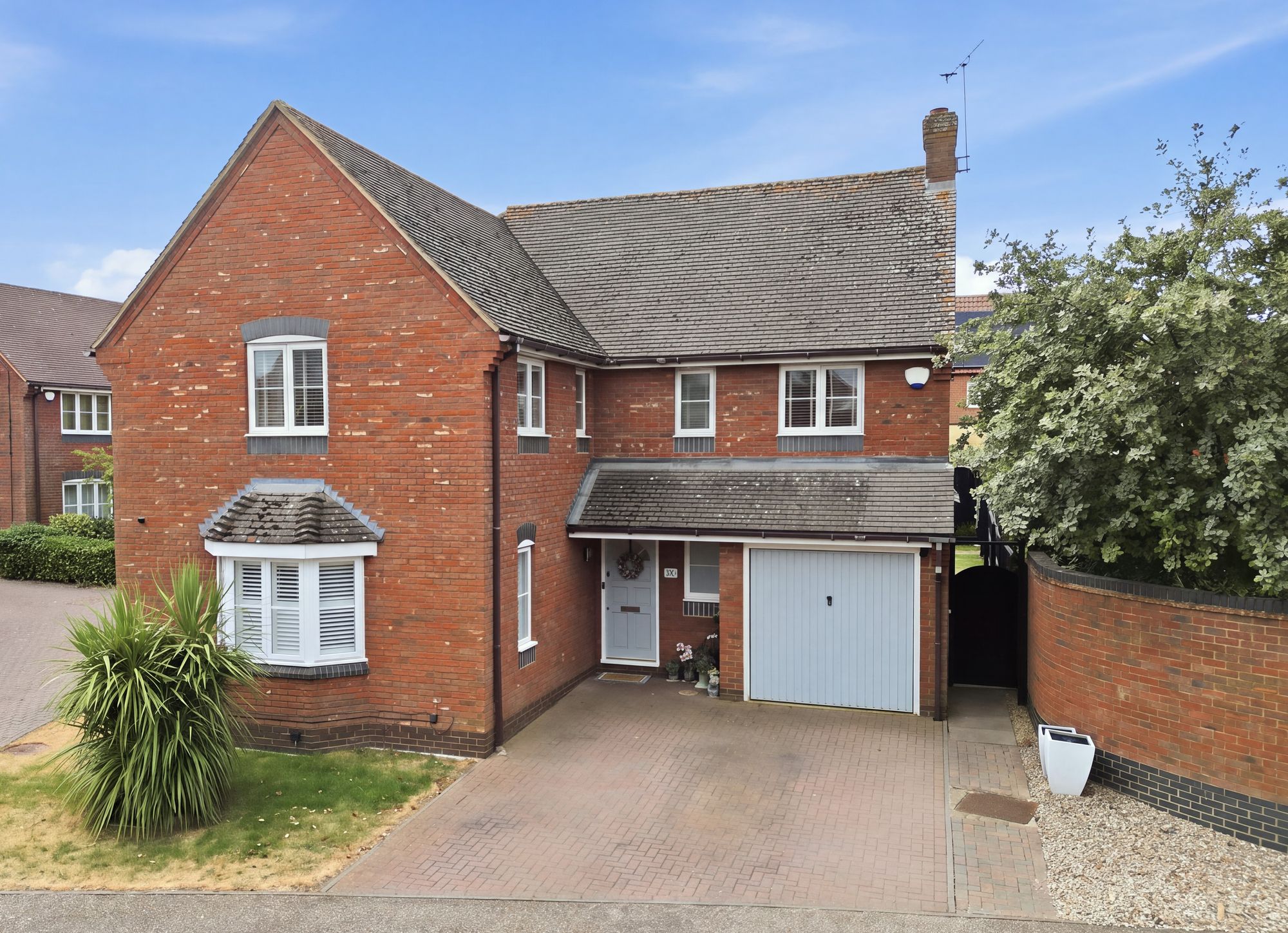 4 bedroom Detached house Under Offer