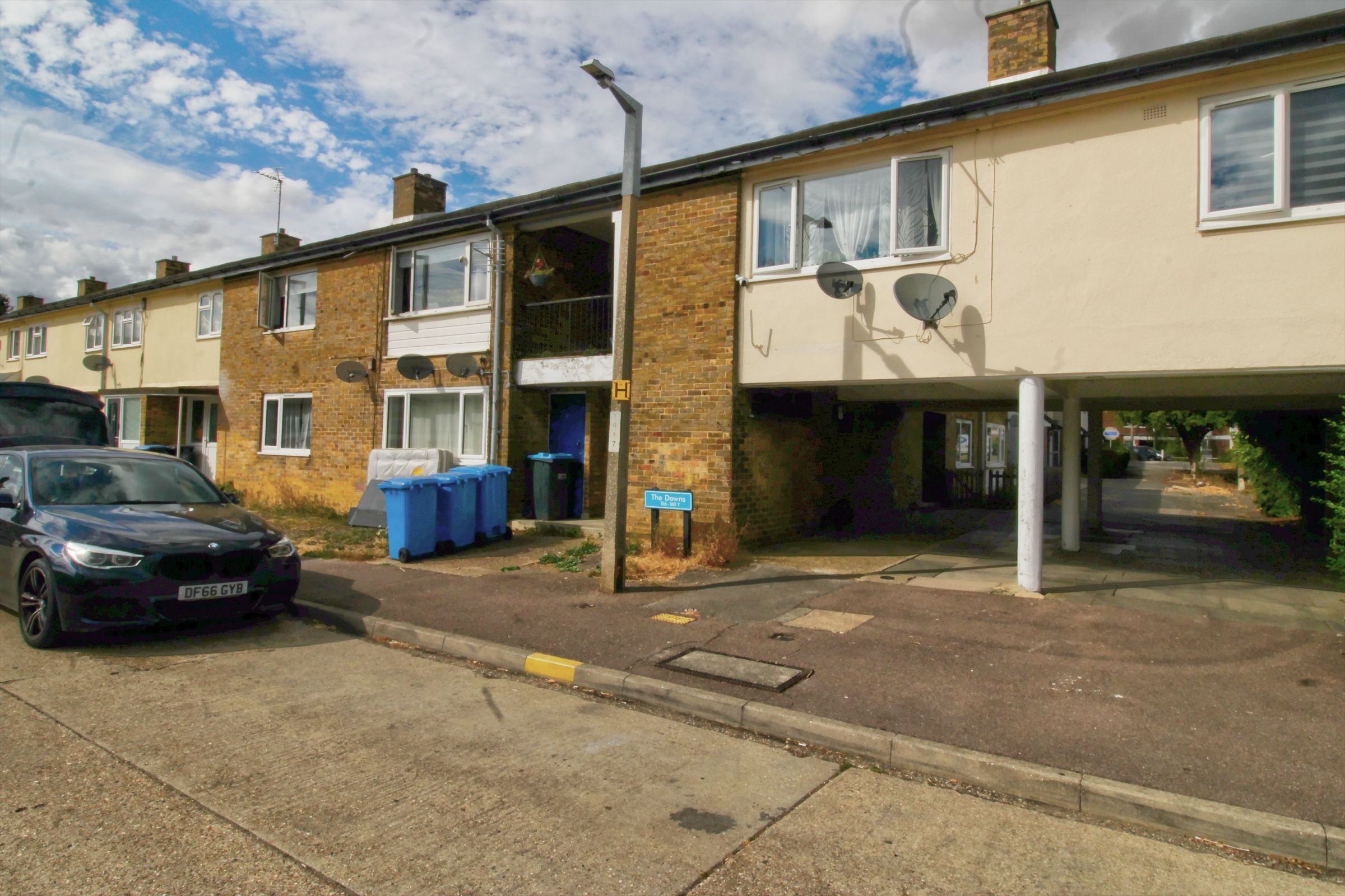 2 bedroom Flat To Let