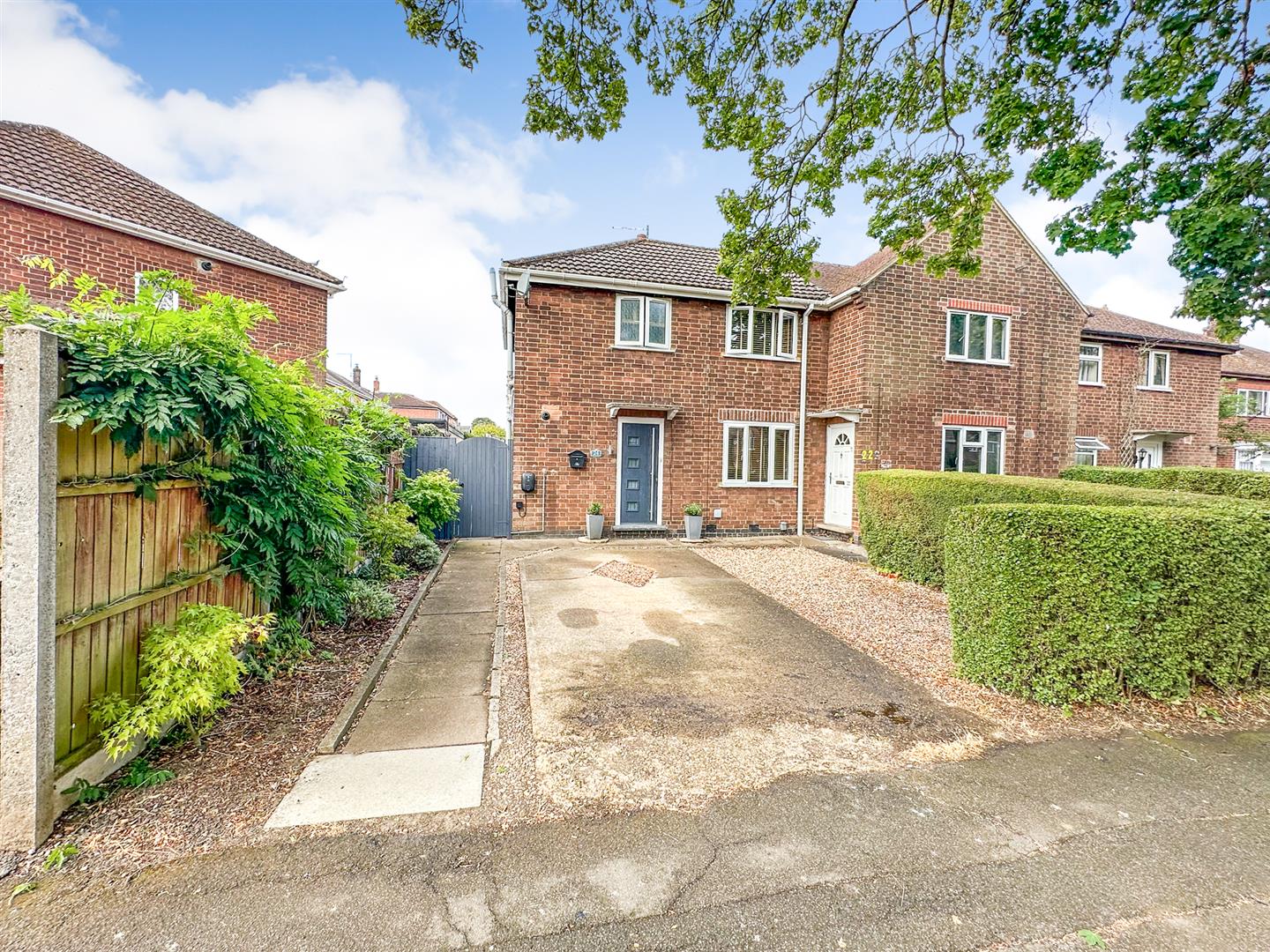 3 bedroom End of terrace house Under Offer