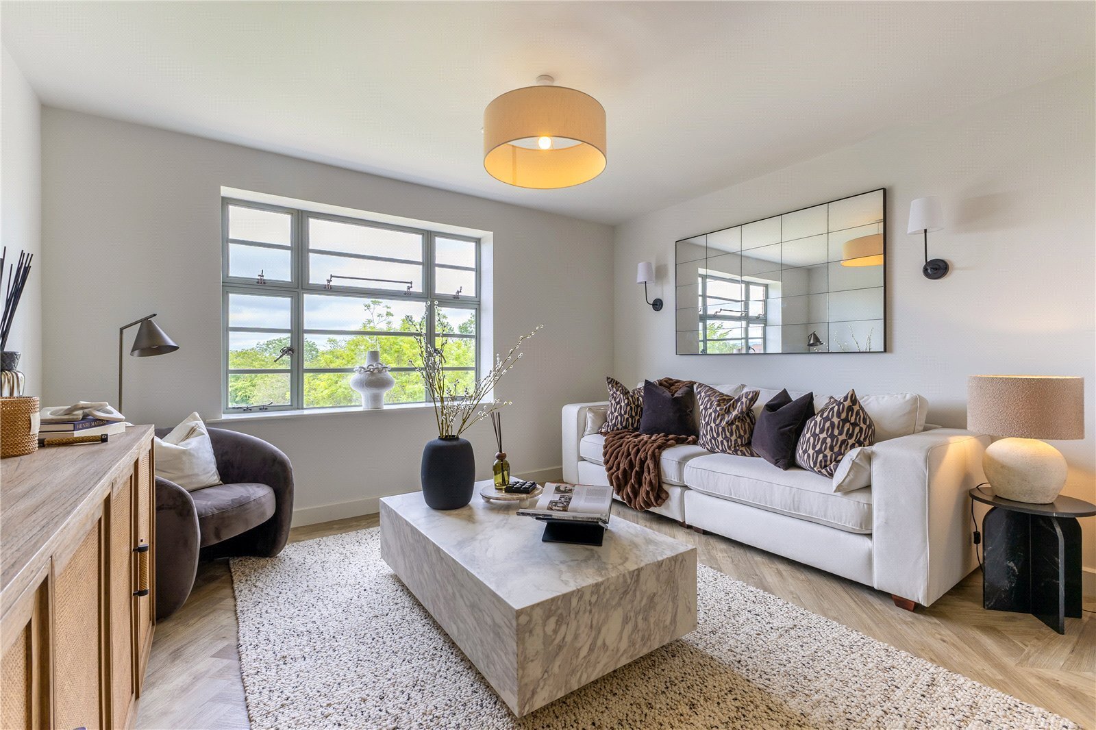 2 bedroom Flat For Sale