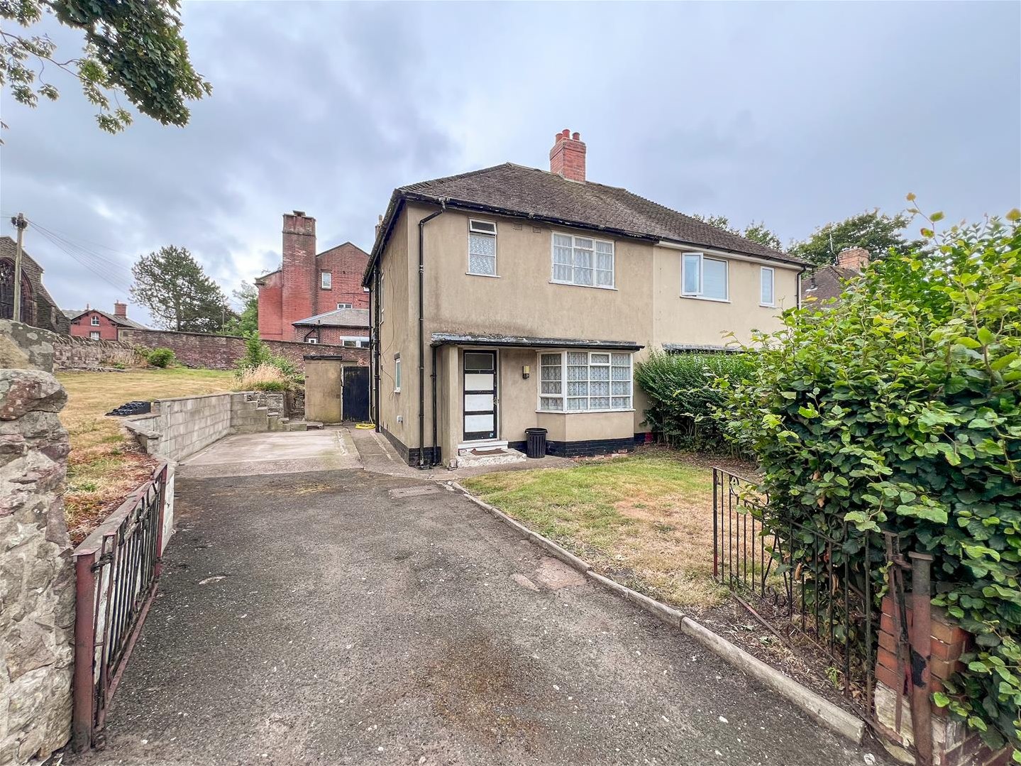 3 bedroom Link detached house For Sale