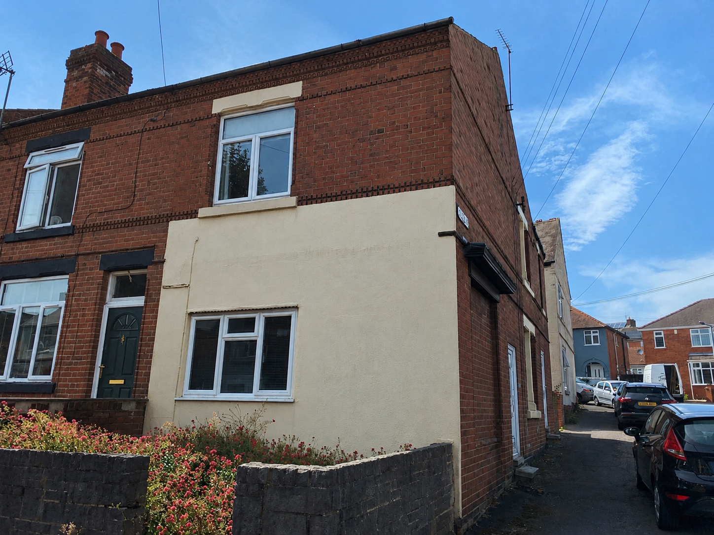 2 bedroom End of terrace house For Sale