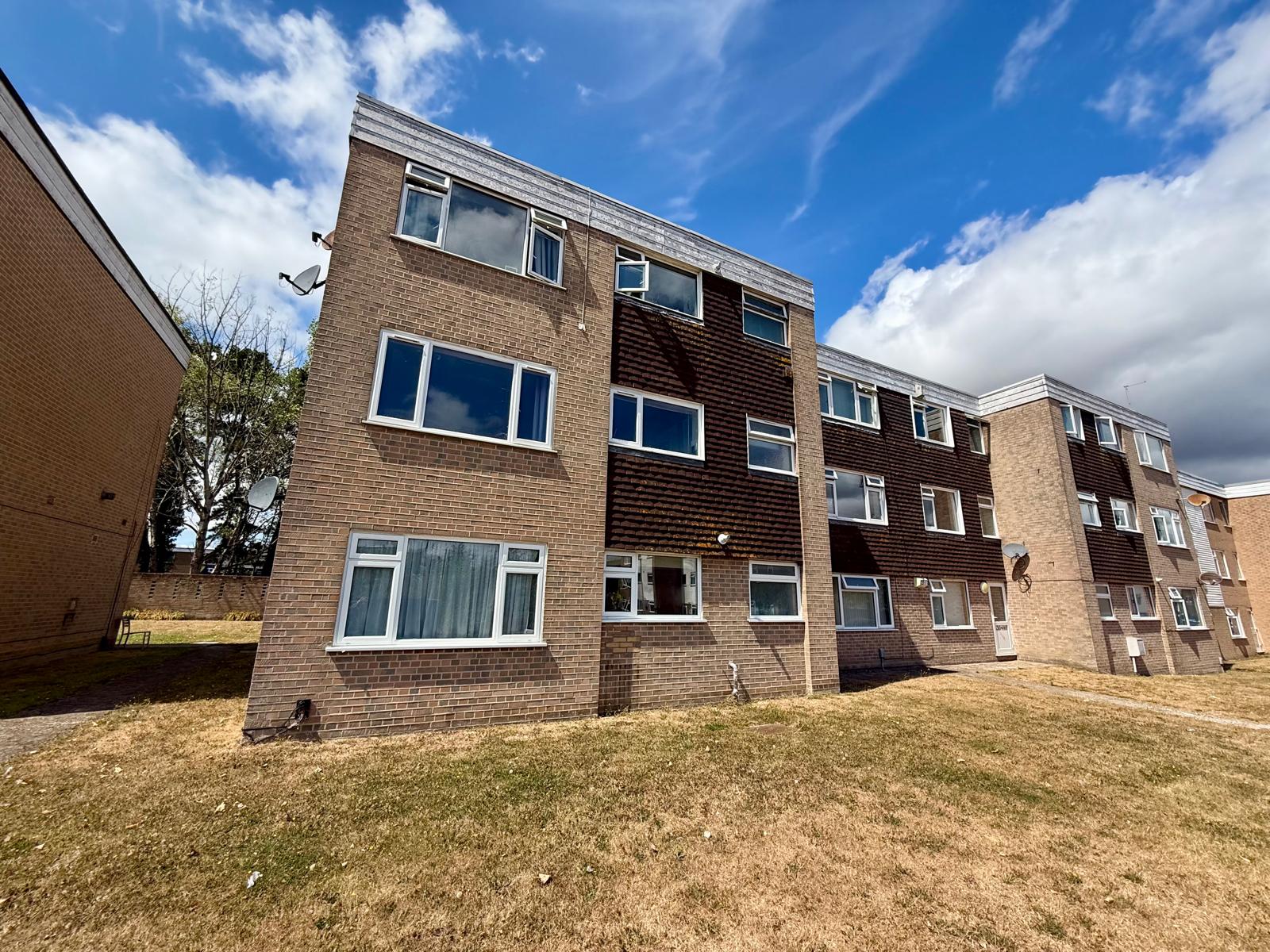 2 bedroom Flat For Sale