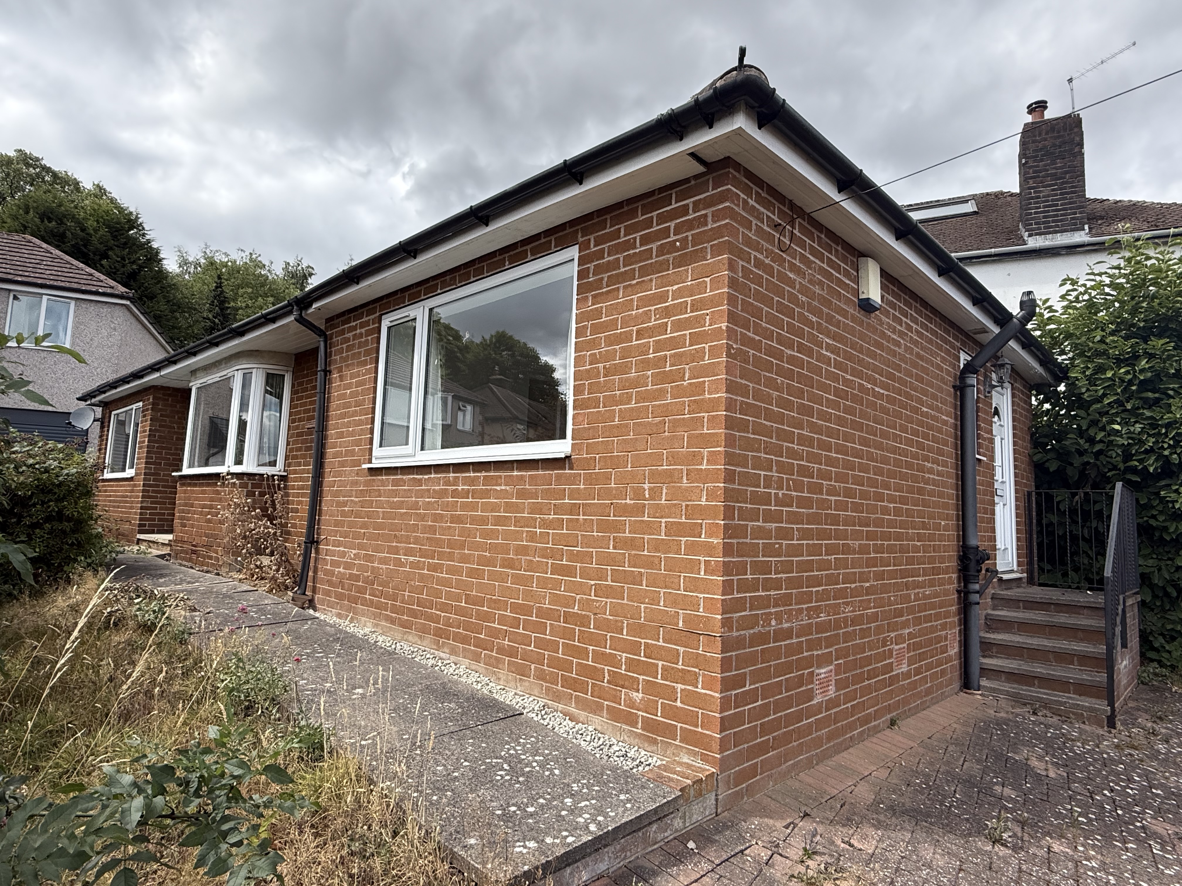 3 bedroom Detached bungalow For Sale