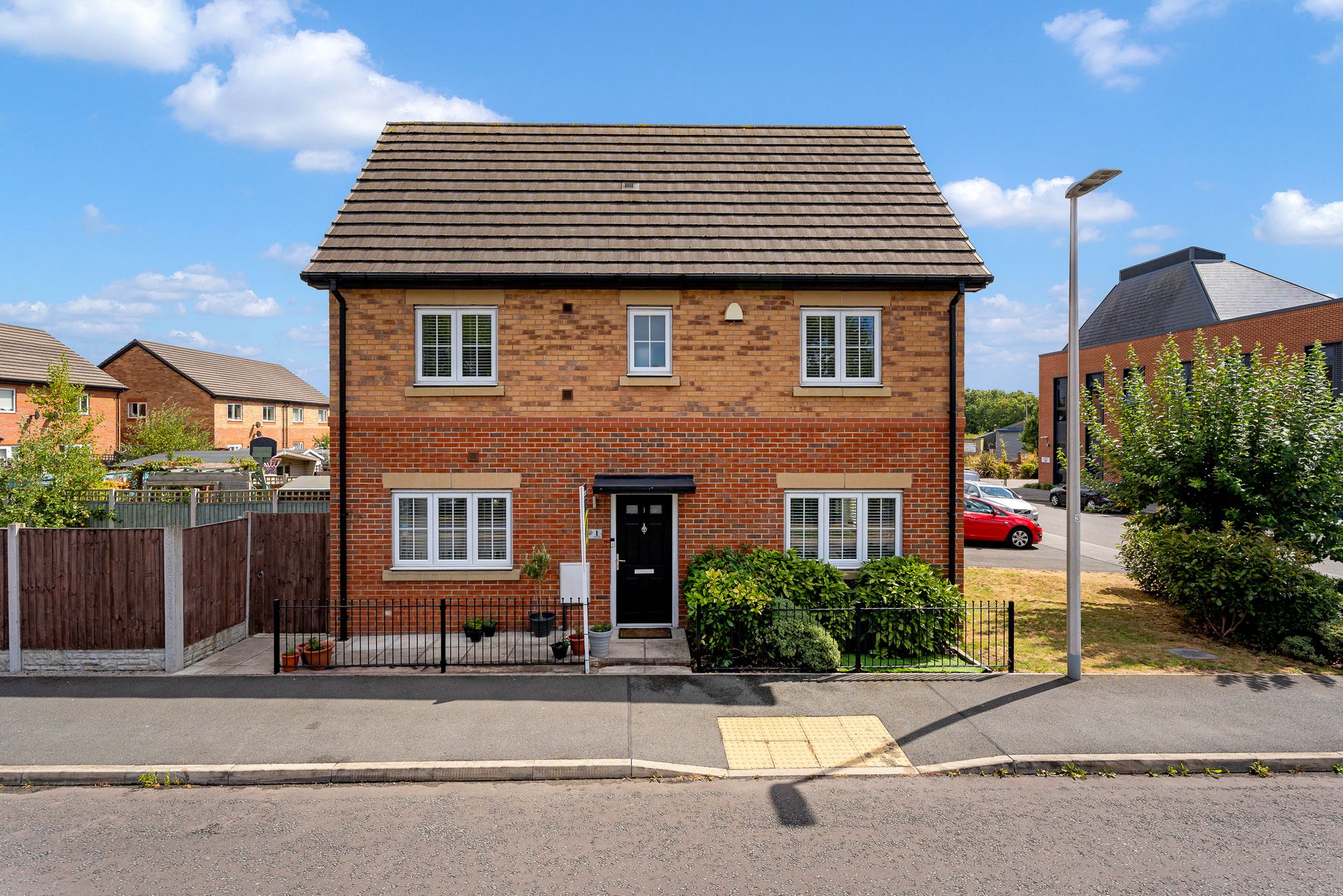 3 bedroom Semi-detached house For Sale