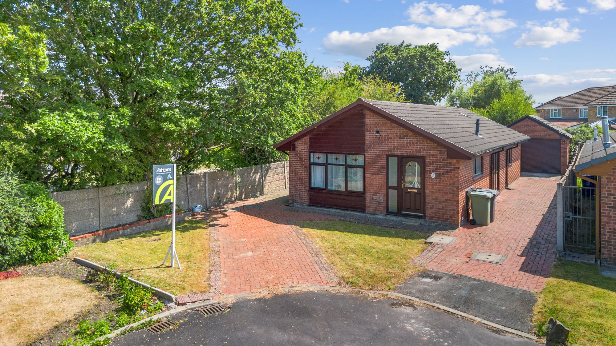2 bedroom Detached bungalow Under Offer