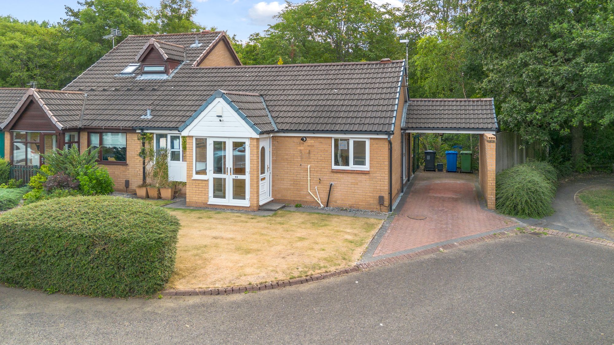 2 bedroom Detached bungalow For Sale