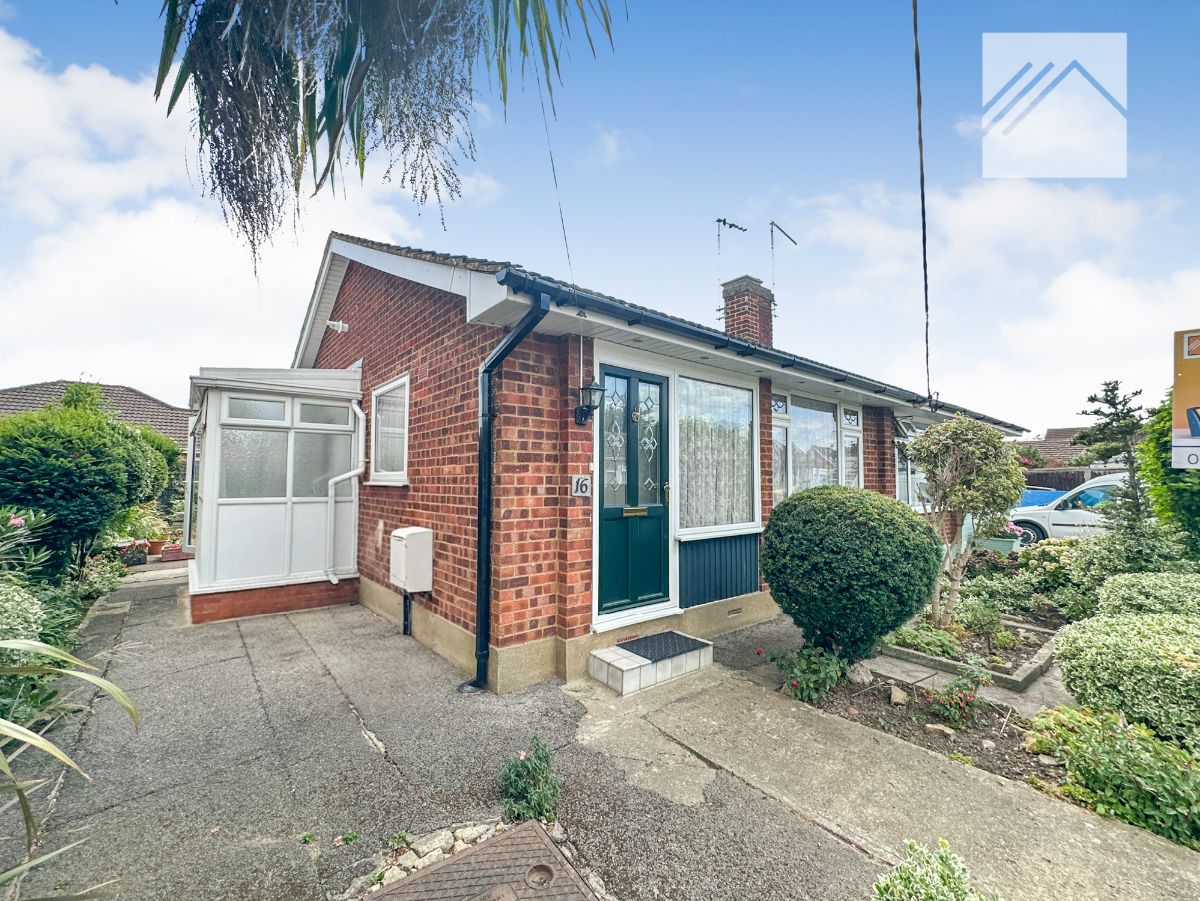 1 bedroom Detached bungalow For Sale