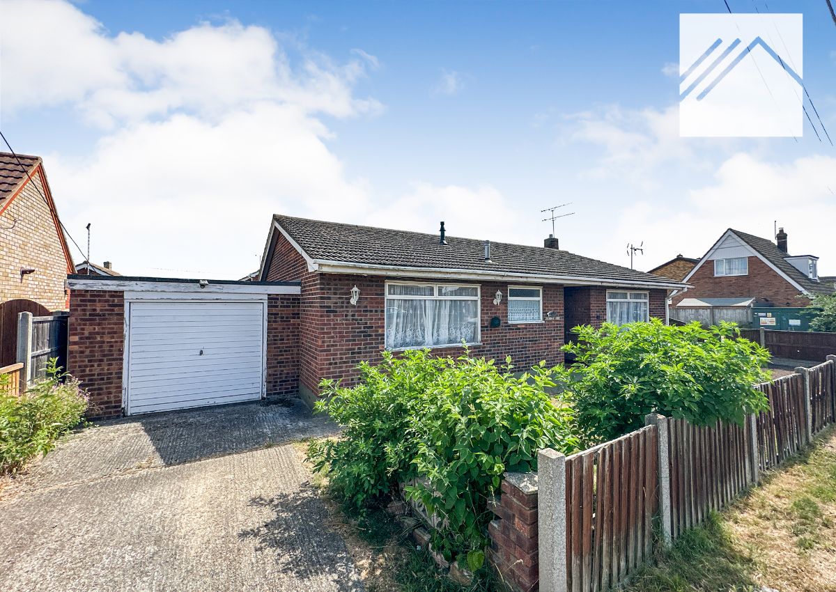 2 bedroom Detached bungalow For Sale