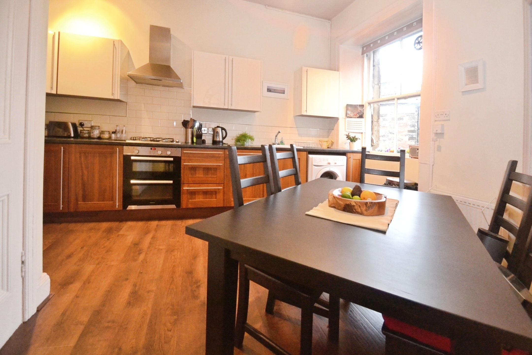 2 bedroom Flat To Let