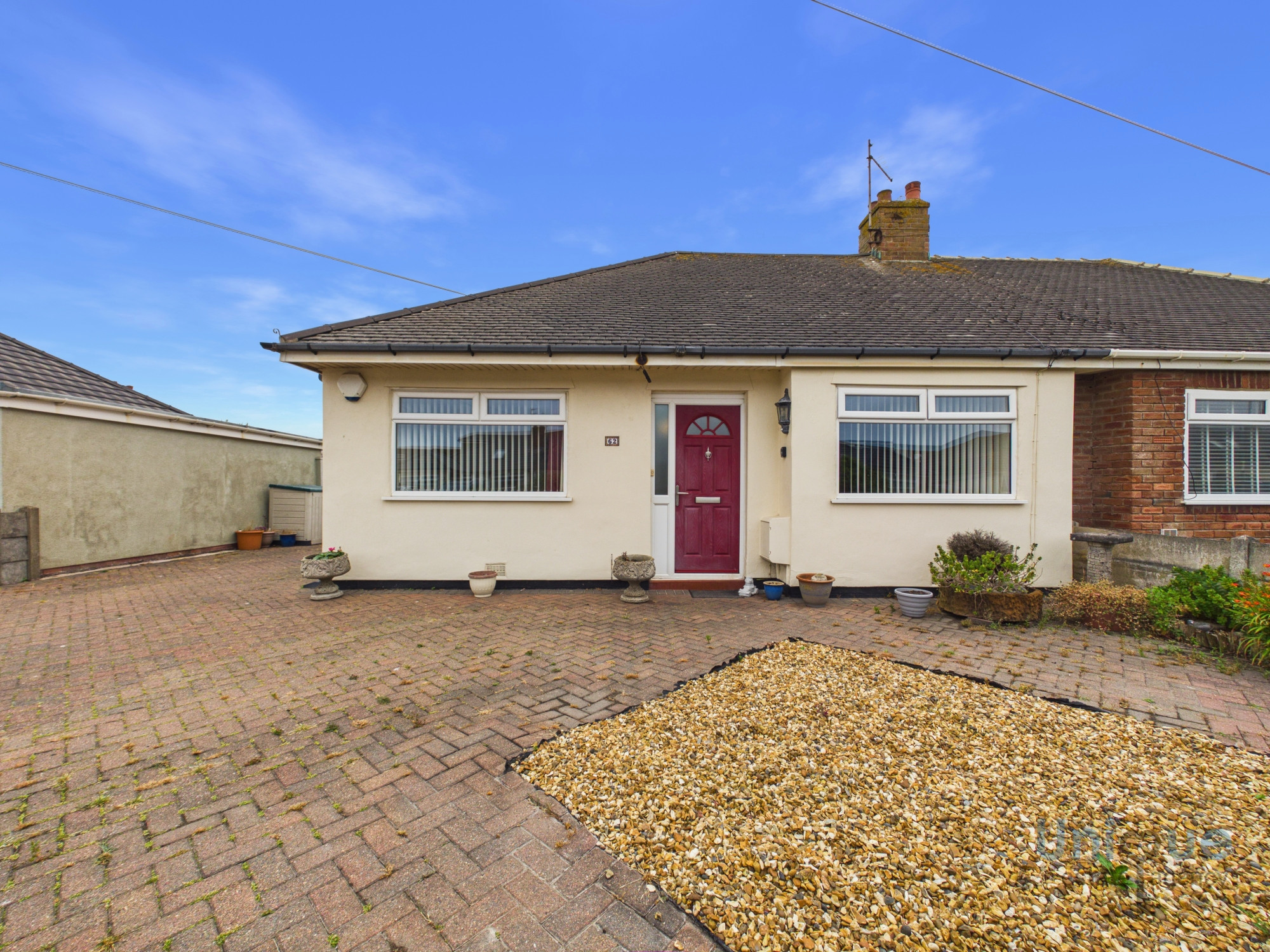3 bedroom Detached bungalow Under Offer