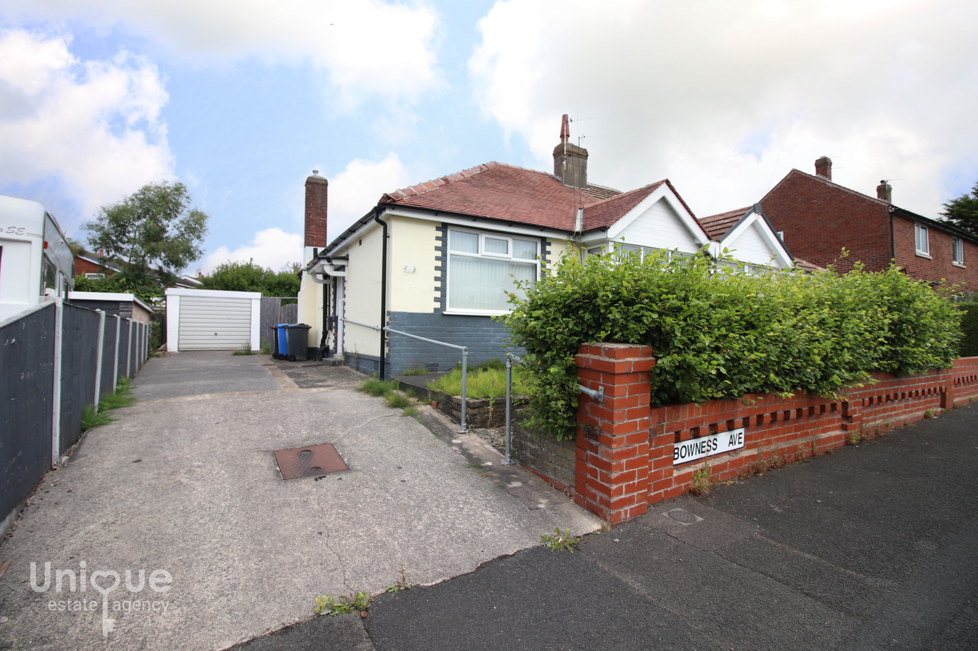 2 bedroom Detached bungalow For Sale