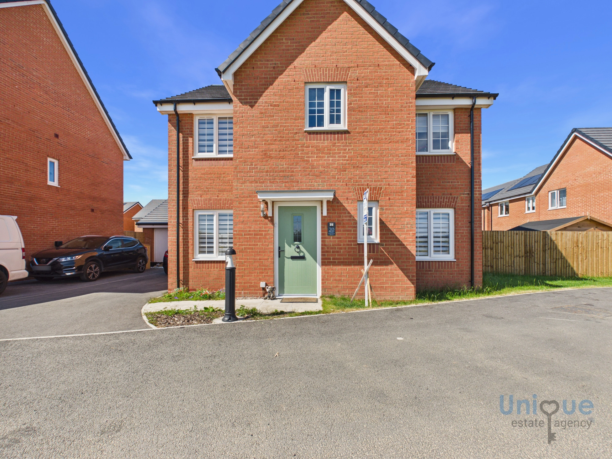 4 bedroom Link detached house For Sale