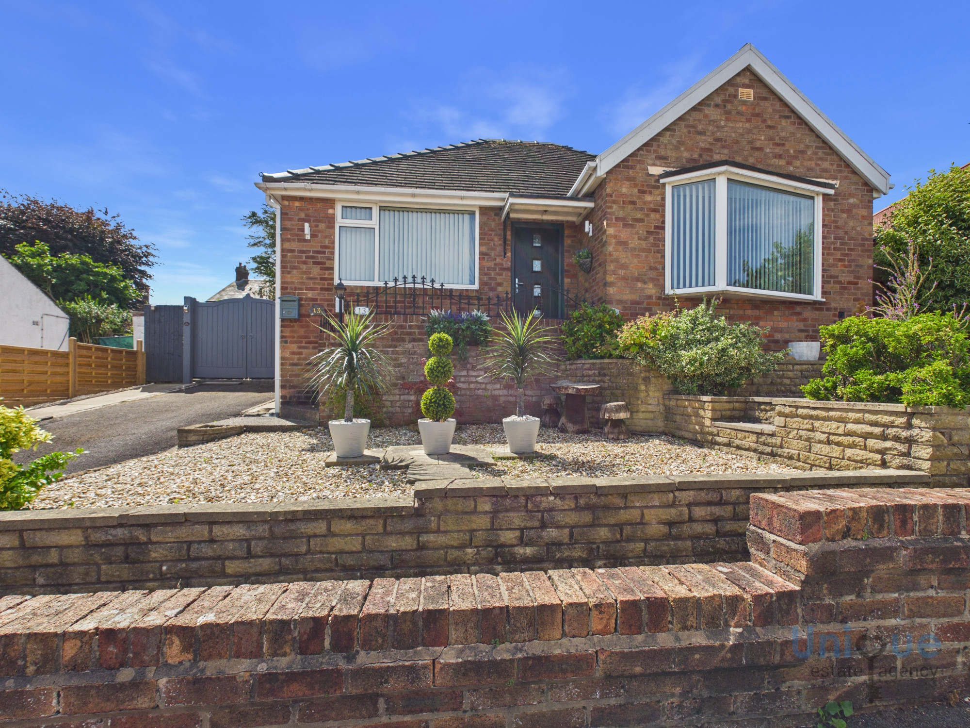 2 bedroom Detached house For Sale