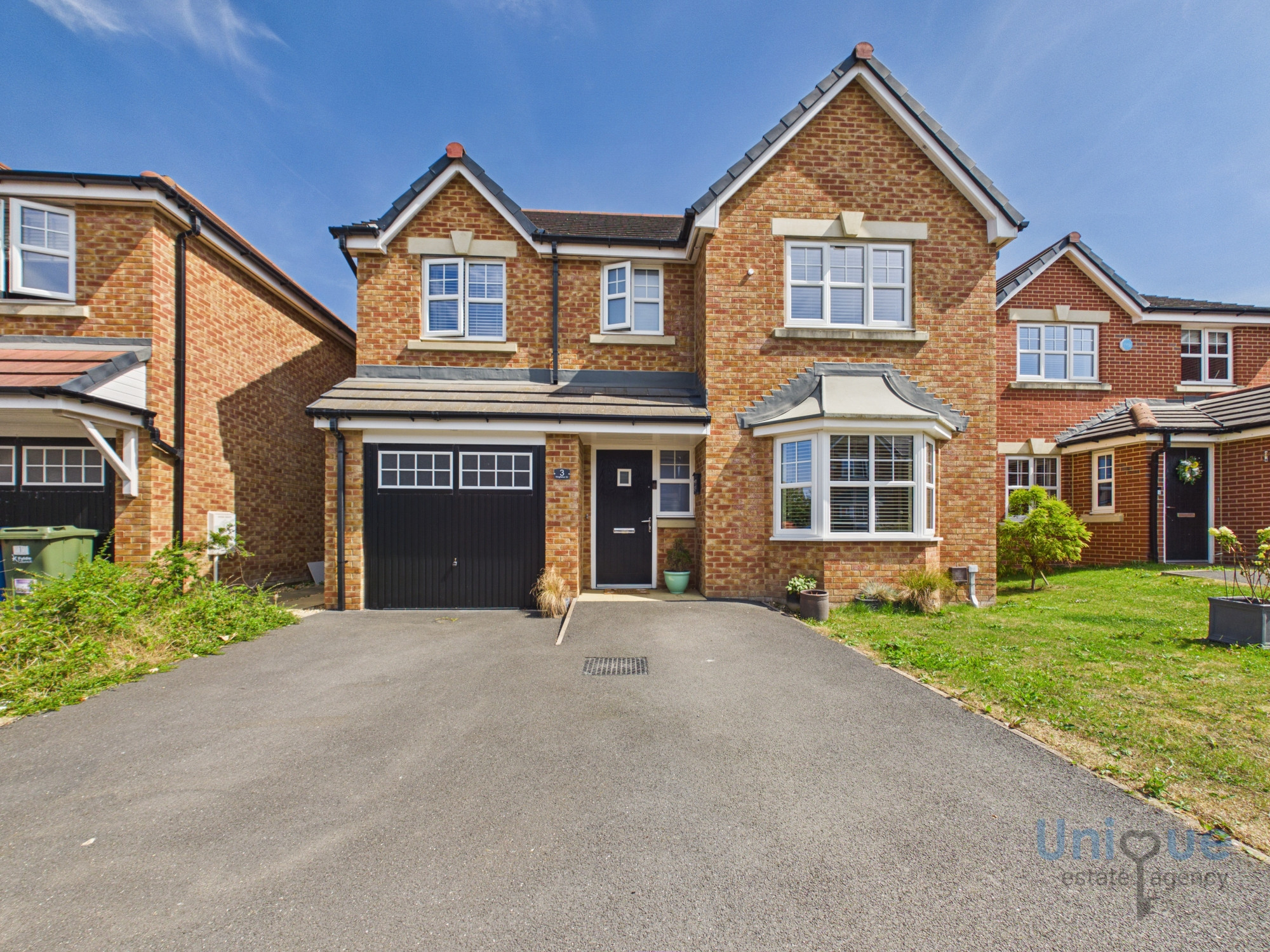 4 bedroom Detached house Under Offer