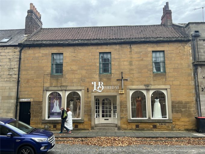  Semi-detached house For Sale