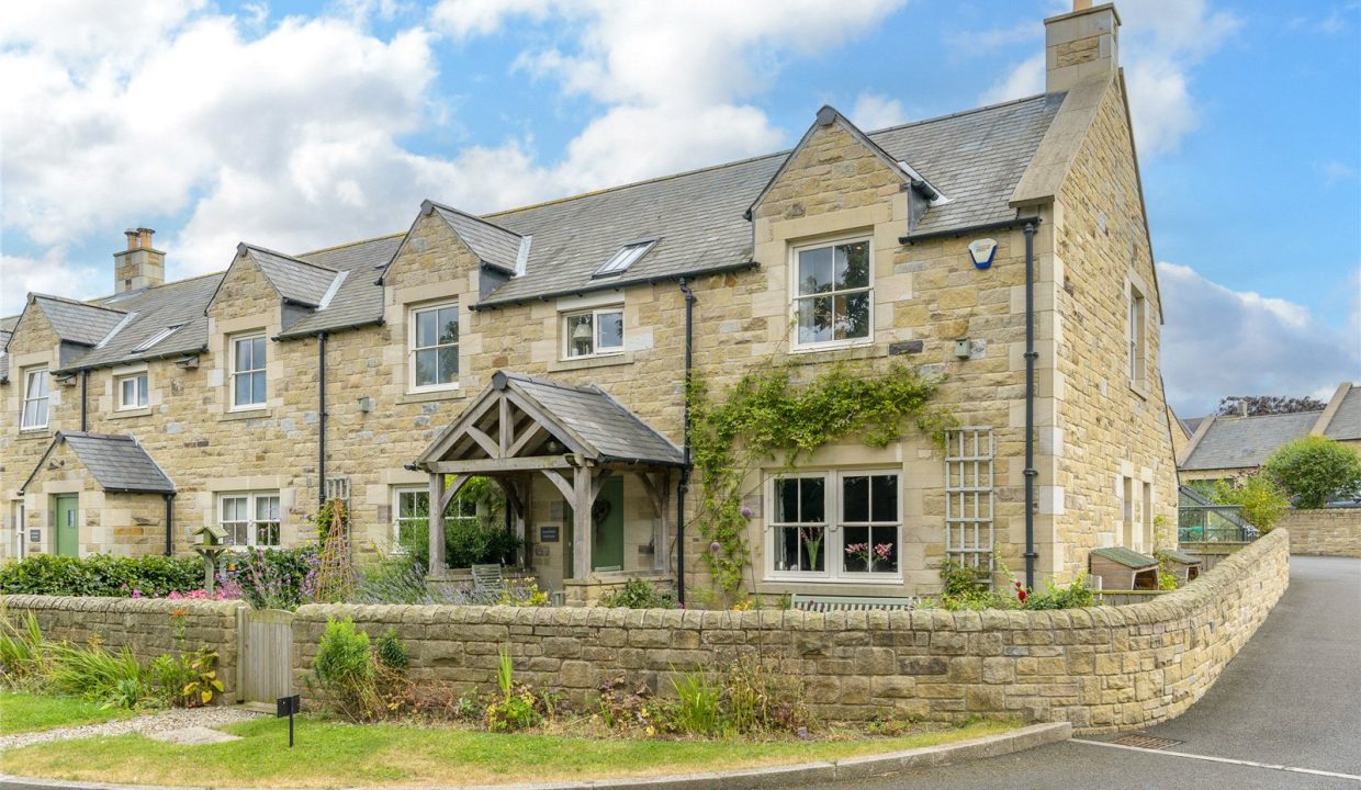  Terraced House For Sale