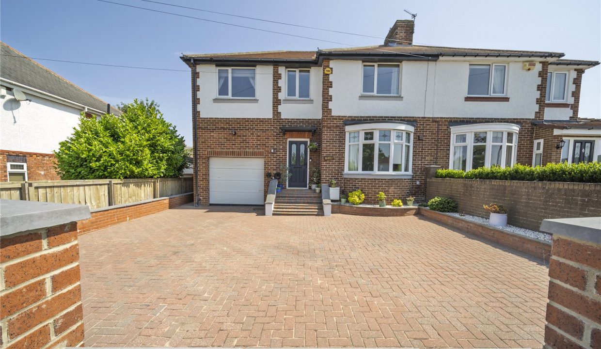  Semi-detached house For Sale