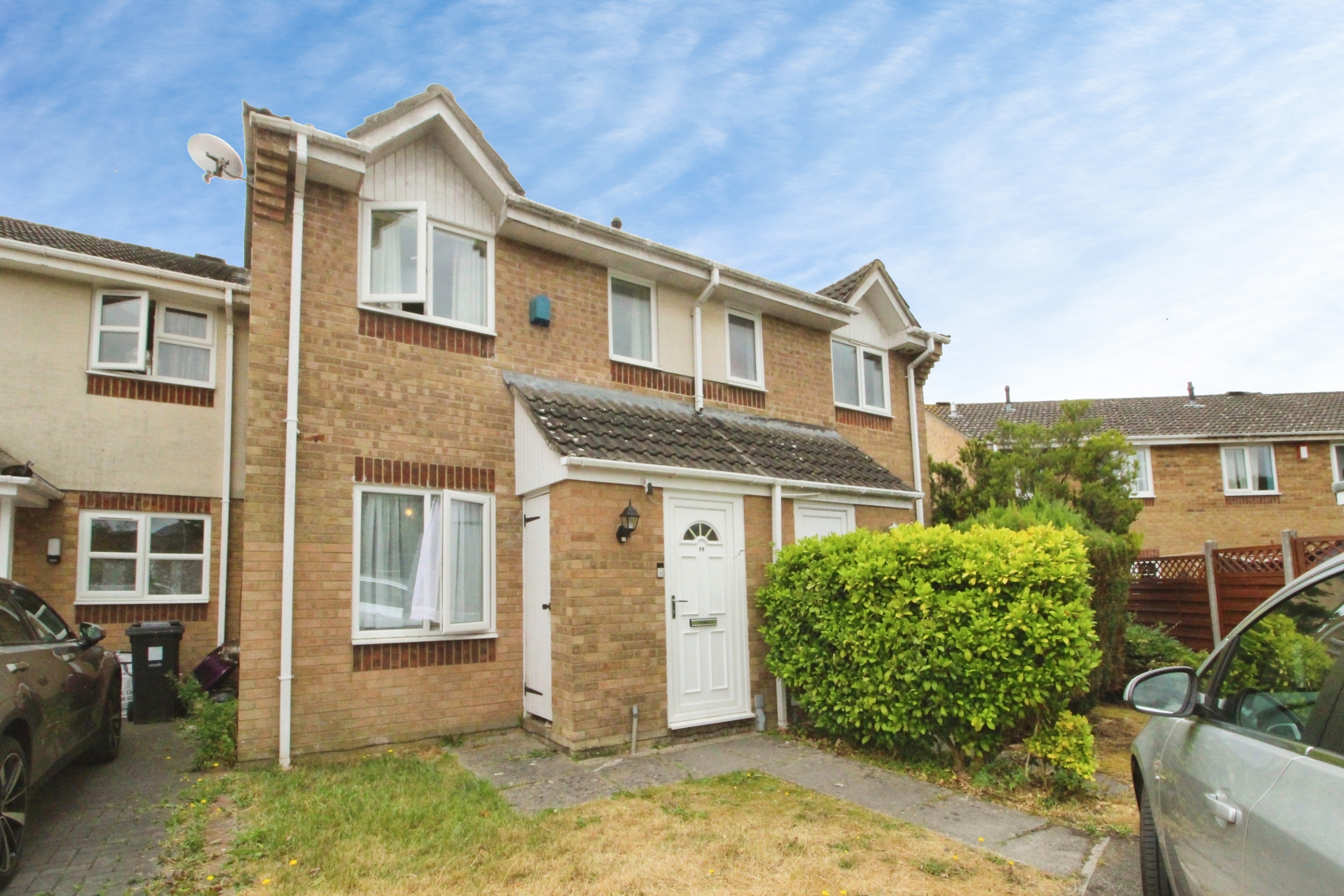 2 bedroom Semi-detached house To Let