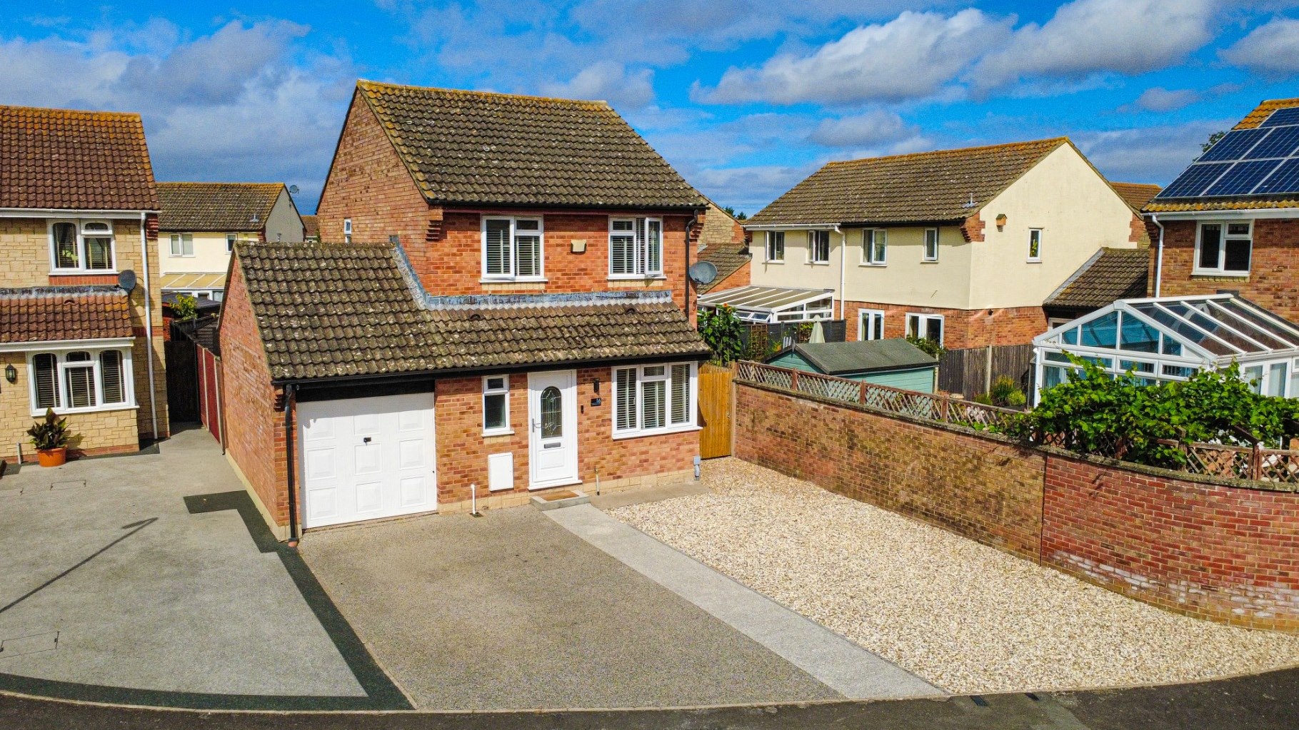 3 bedroom Detached house For Sale