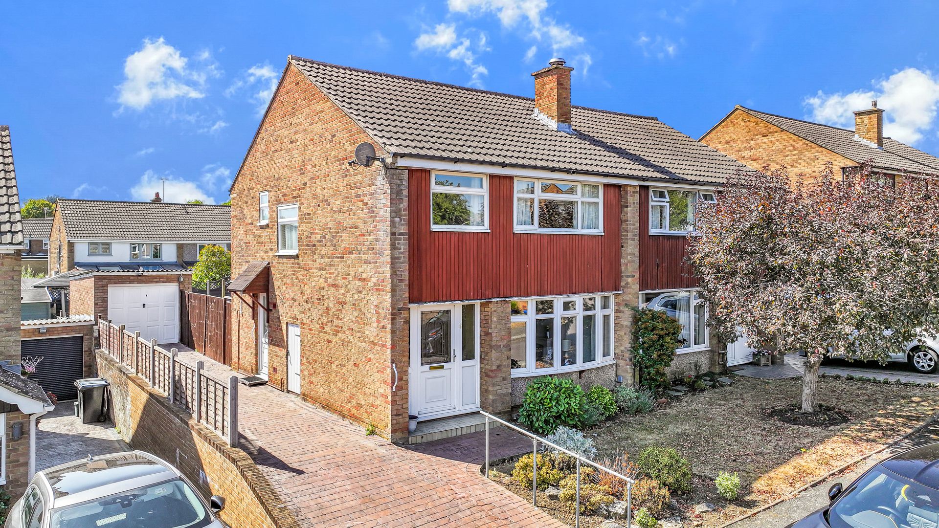 3 bedroom Semi-detached house For Sale