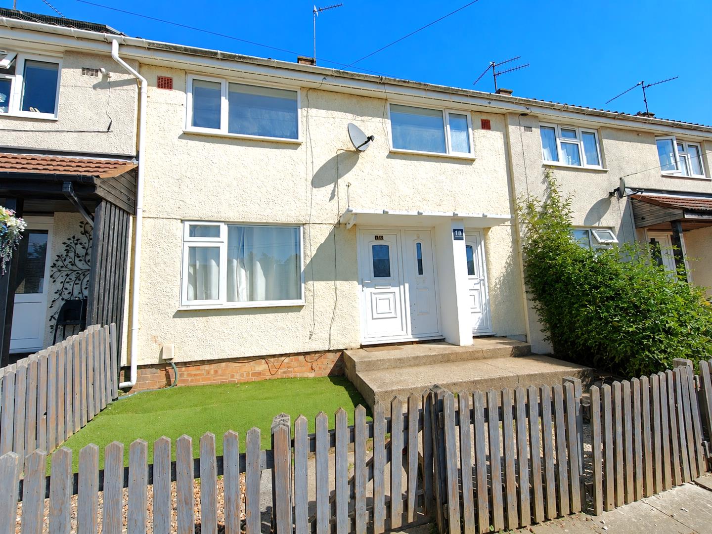3 bedroom Terraced House For Sale