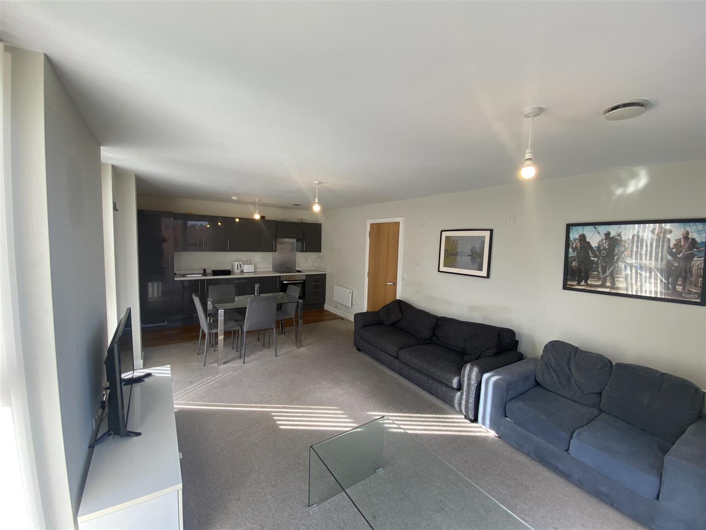2 bedroom Apartment To Let
