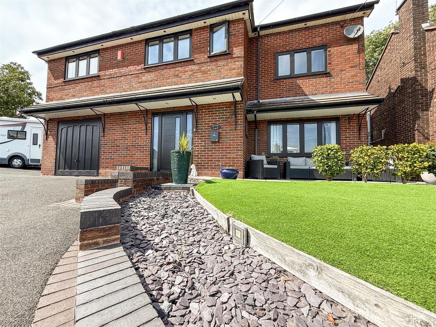 4 bedroom Link detached house For Sale