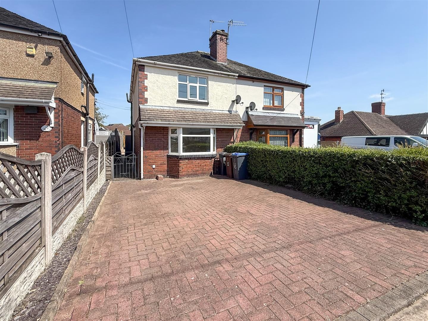 3 bedroom Semi-detached house For Sale