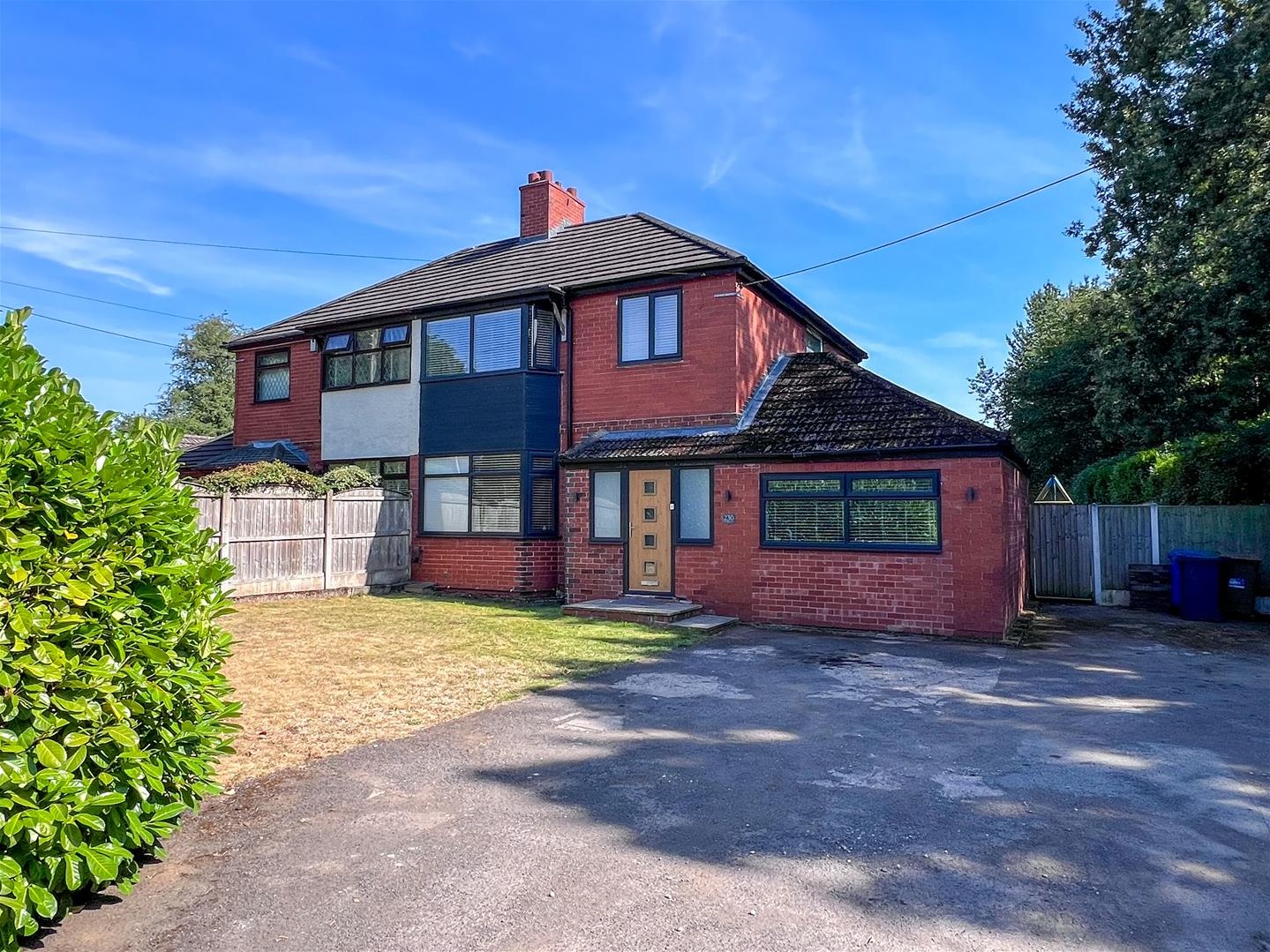 3 bedroom Semi-detached house For Sale