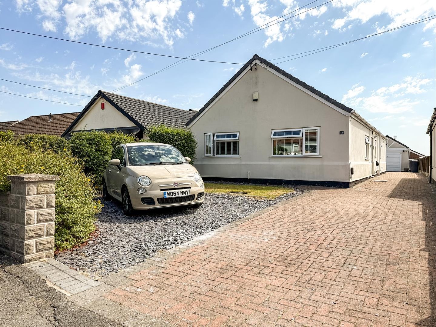 3 bedroom Detached bungalow For Sale