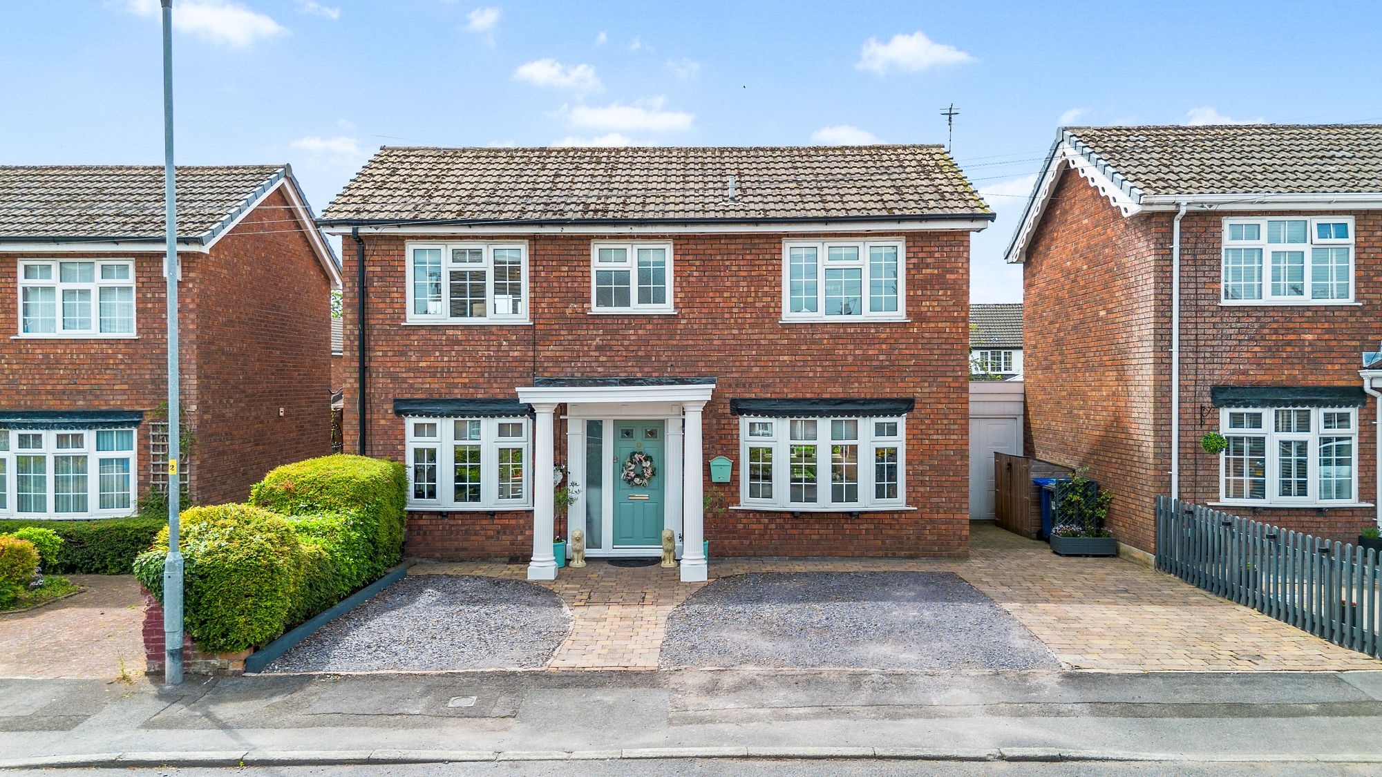 3 bedroom Detached house For Sale