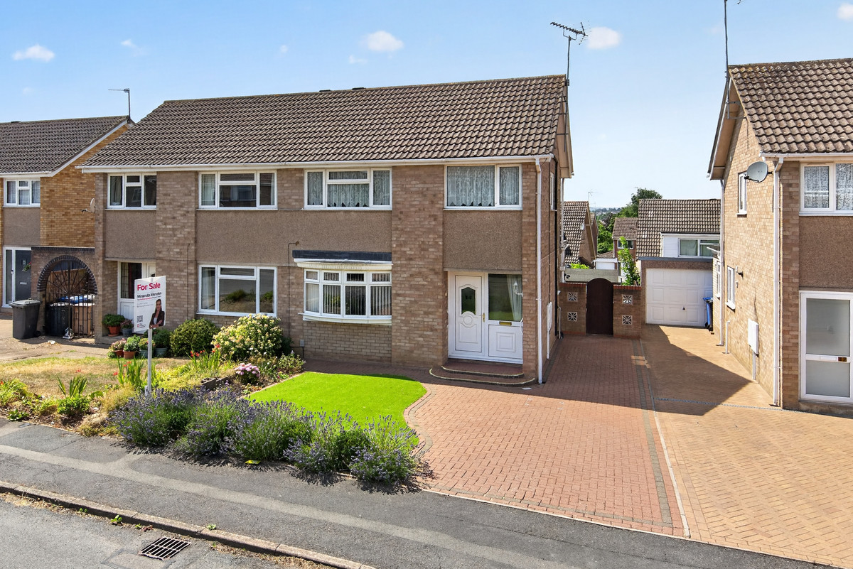 3 bedroom Lodge For Sale