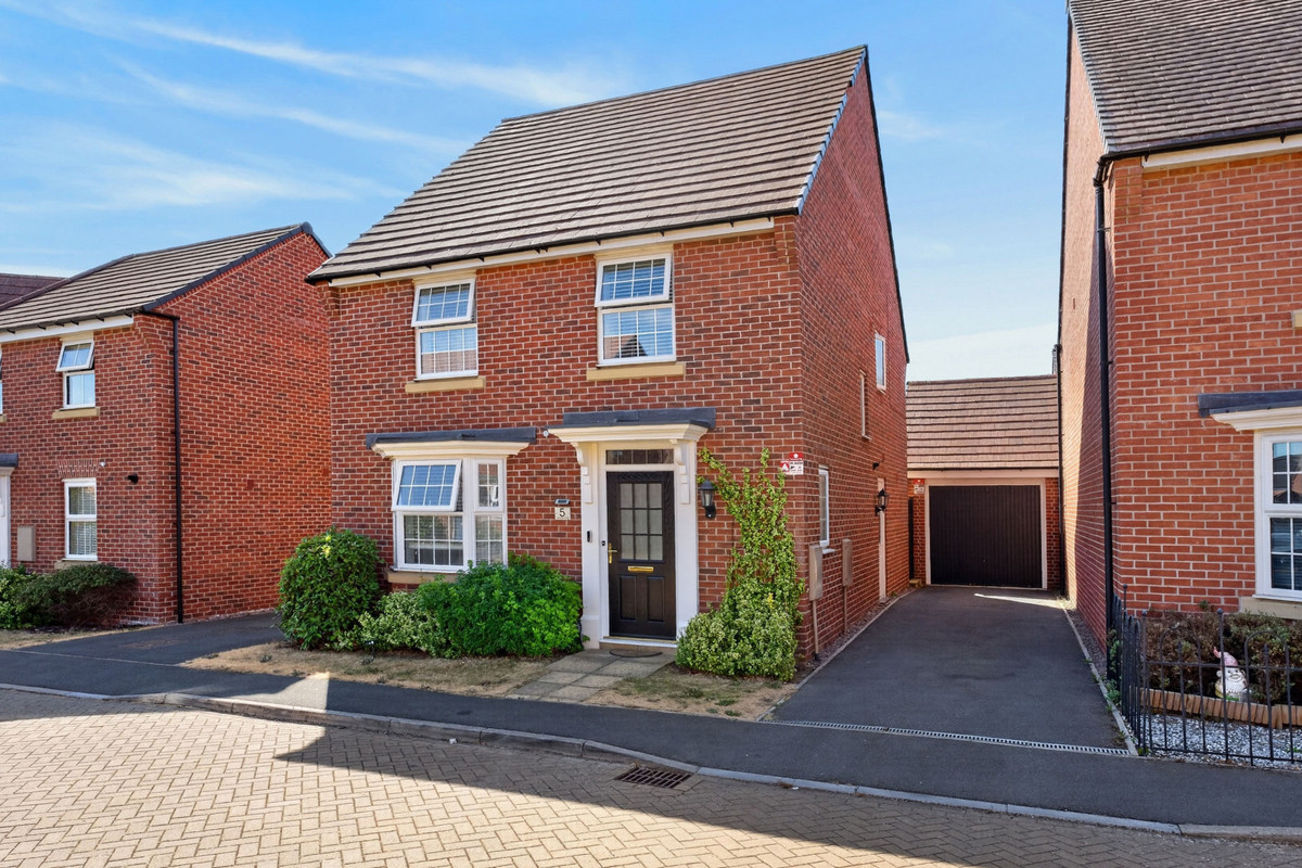 4 bedroom Detached house For Sale
