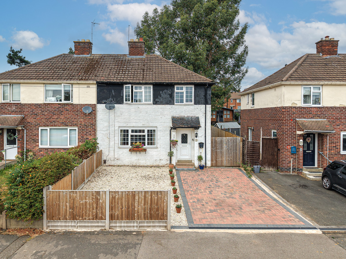 3 bedroom Semi-detached house For Sale