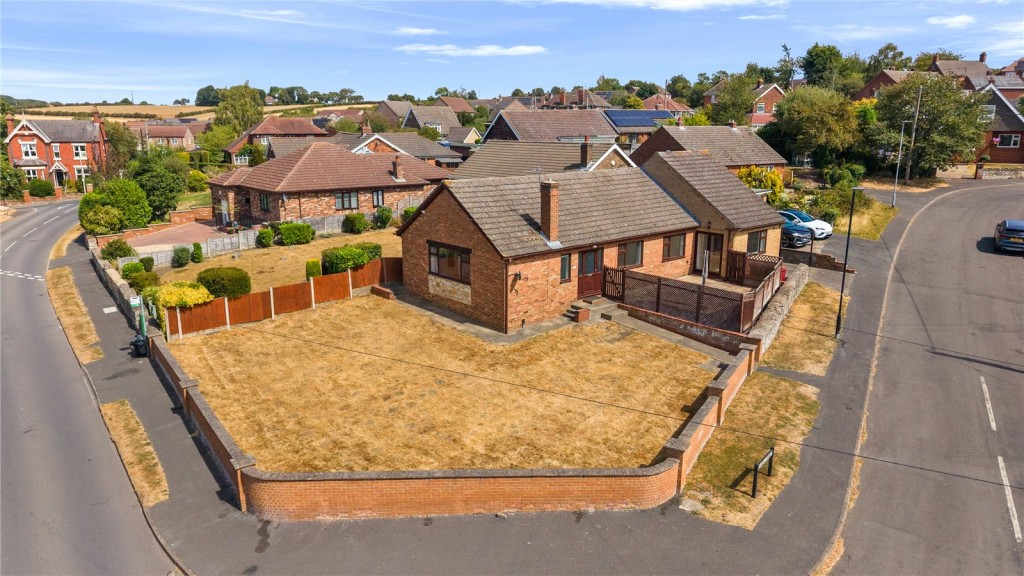 4 bedroom Detached bungalow For Sale