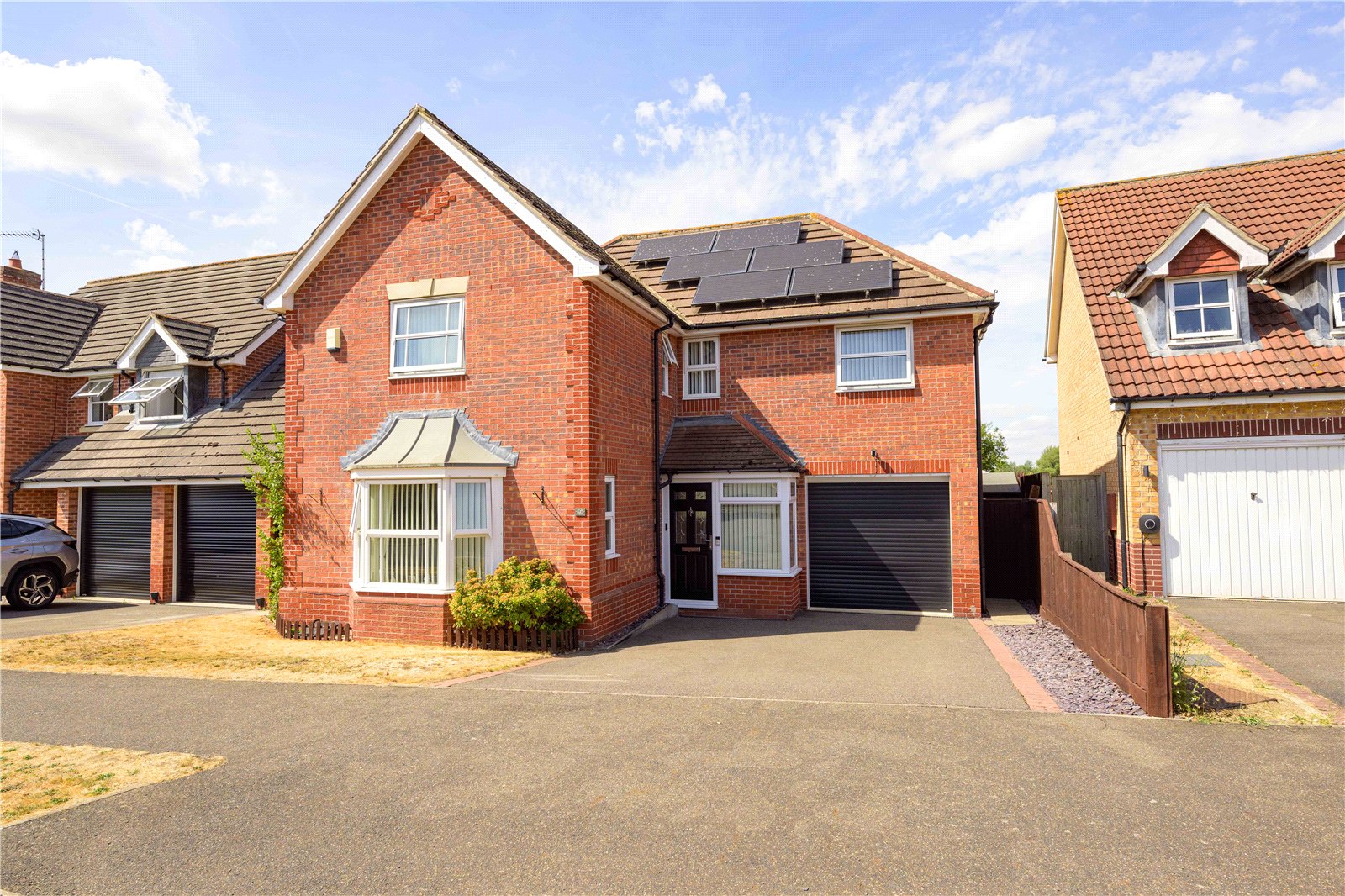 4 bedroom Detached house Under Offer