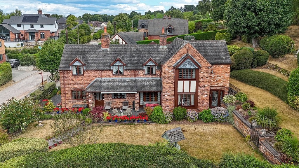 3 bedroom Cottage For Sale
