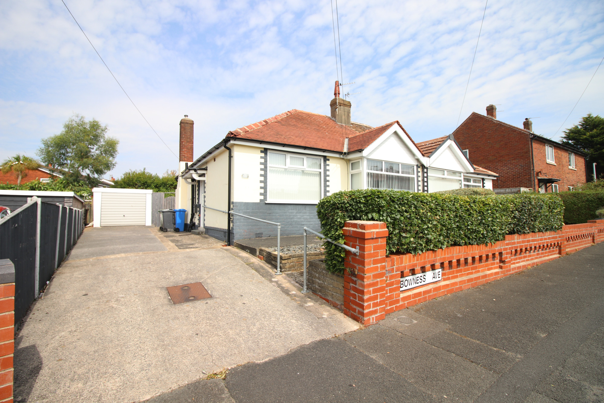 2 bedroom Detached bungalow For Sale