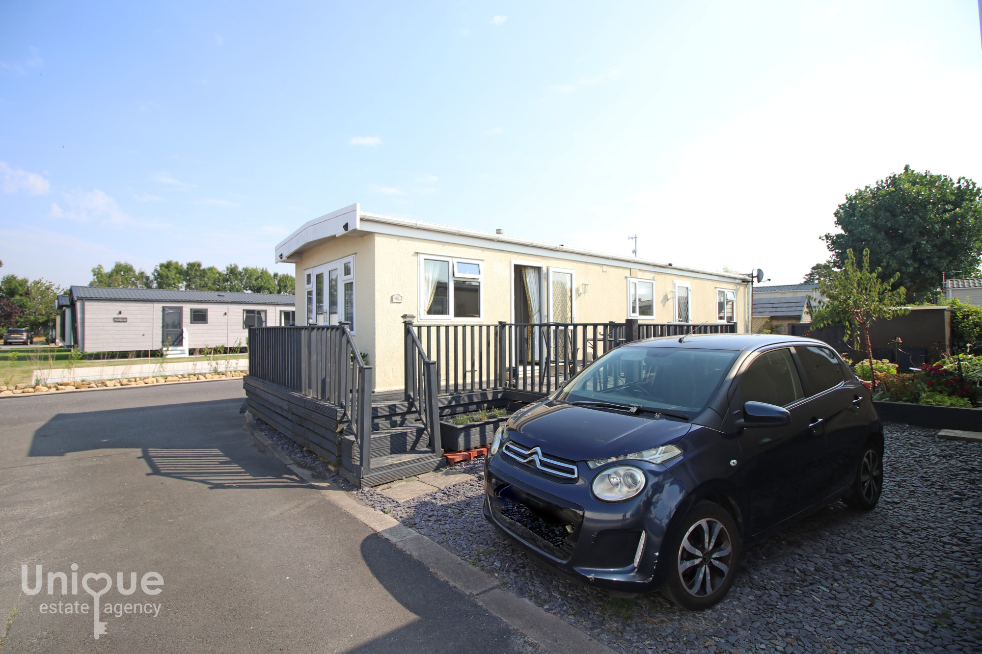 2 bedroom House (unspecified) For Sale