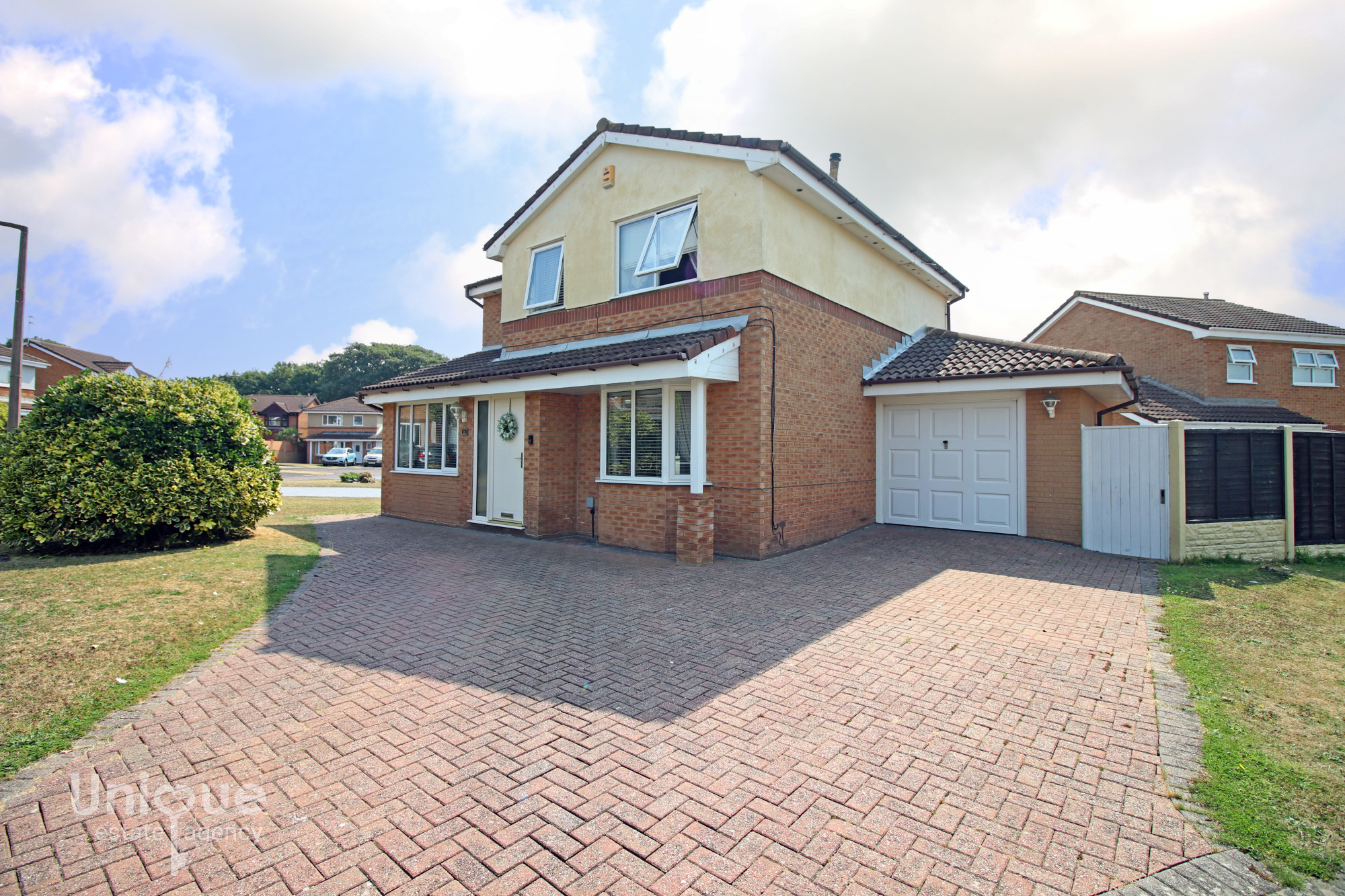 4 bedroom Detached house Under Offer