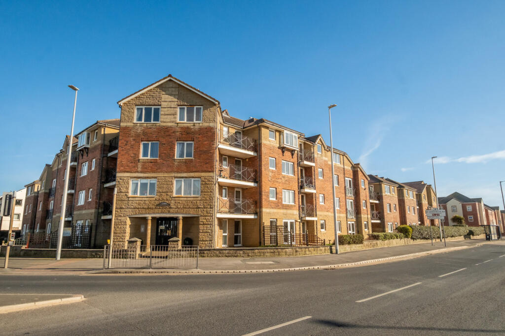 1 bedroom Block of Apartments For Sale