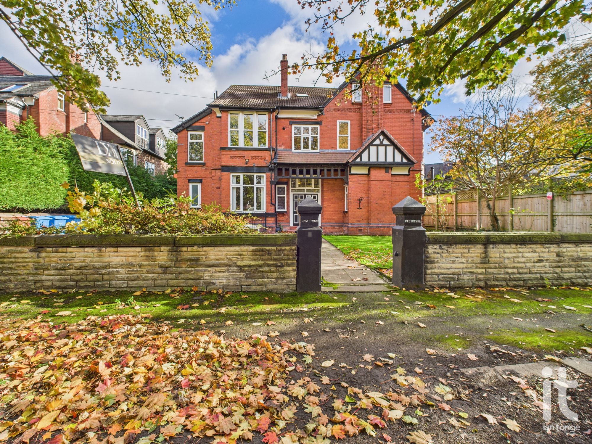 2 bedroom Flat Under Offer
