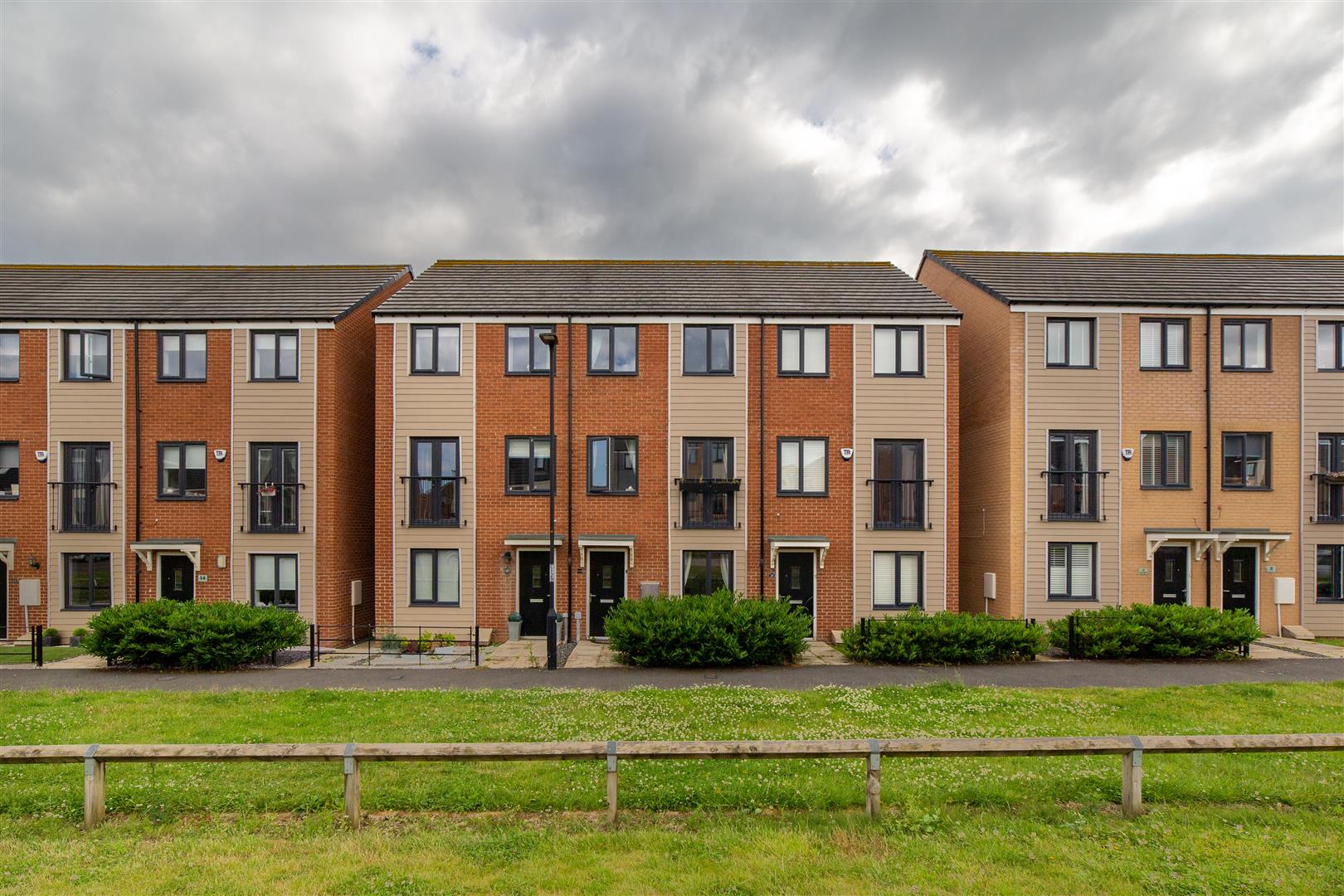 3 bedroom Terraced House To Let