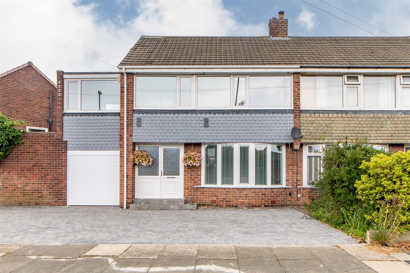 4 bedroom Semi-detached house For Sale