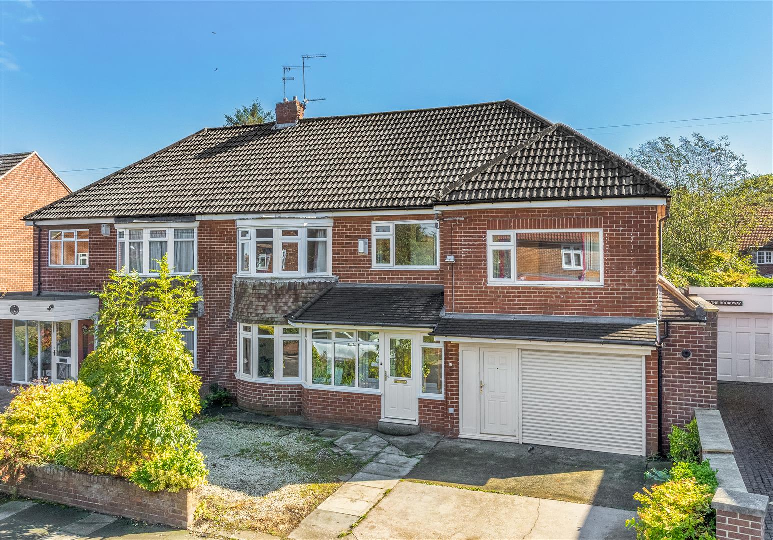 5 bedroom Semi-detached house For Sale