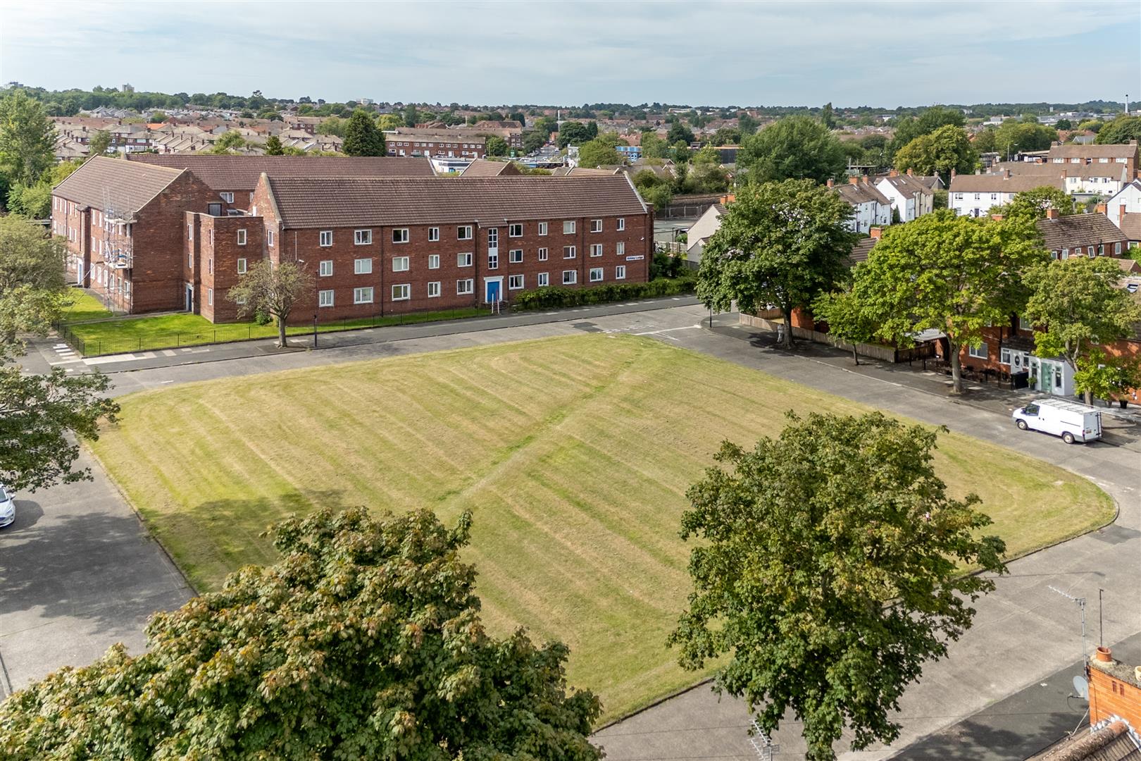 3 bedroom Flat For Sale