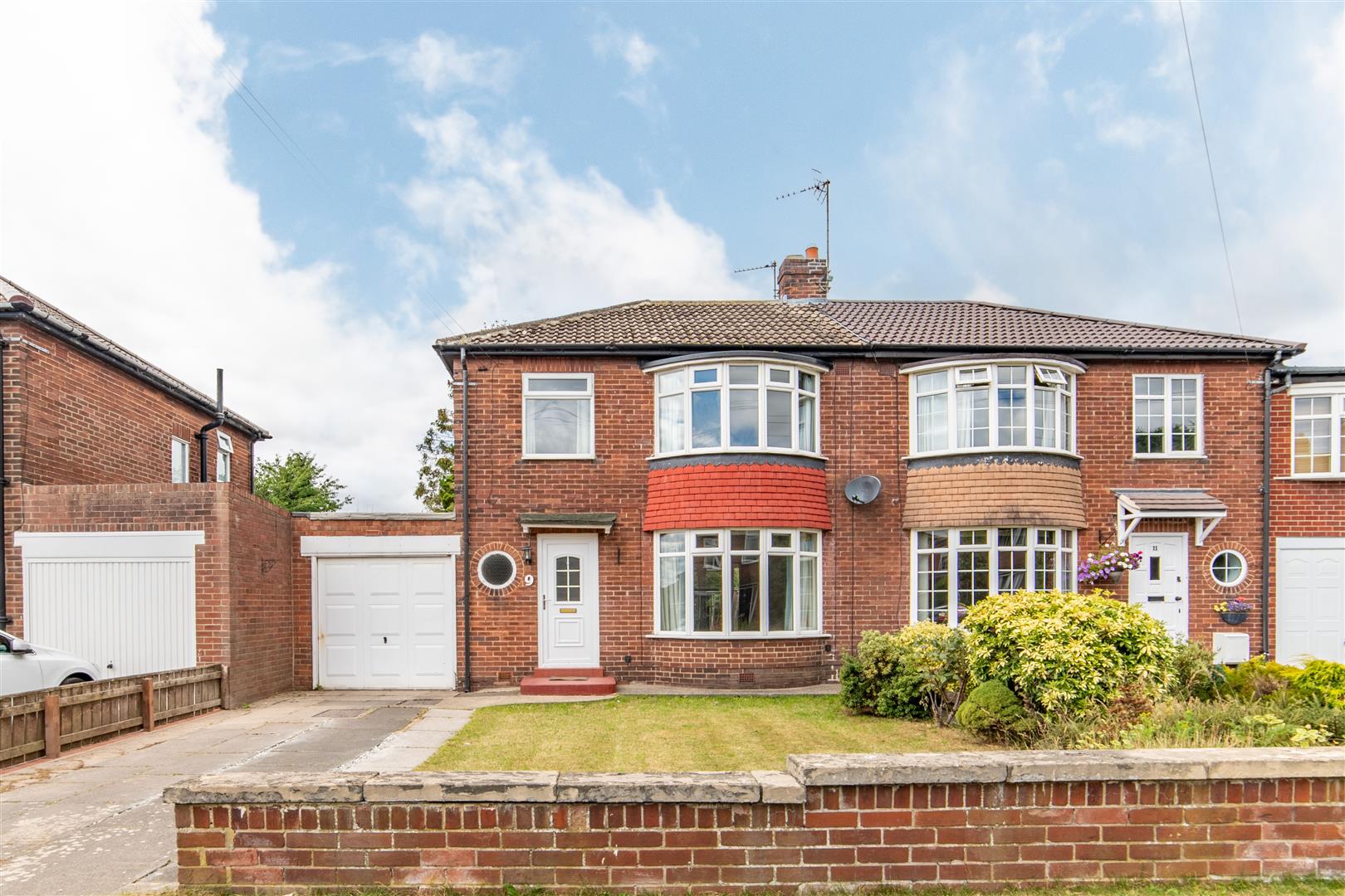 3 bedroom Semi-detached house For Sale