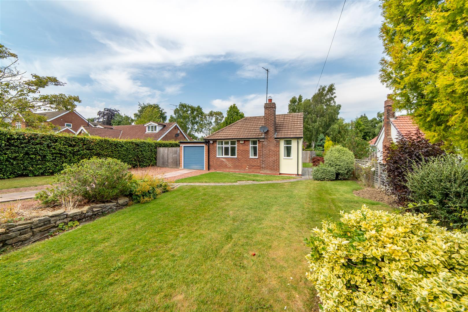 3 bedroom Detached bungalow For Sale